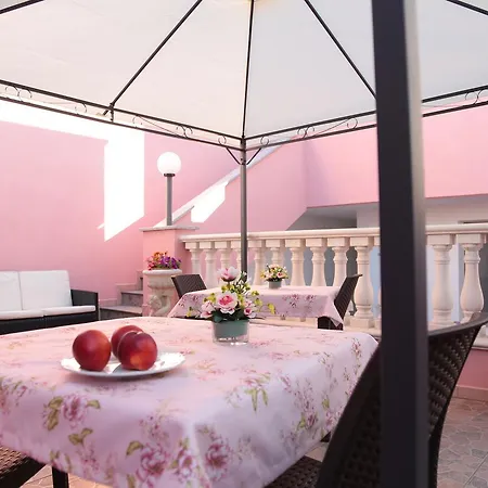 Salvius 4* سالفي